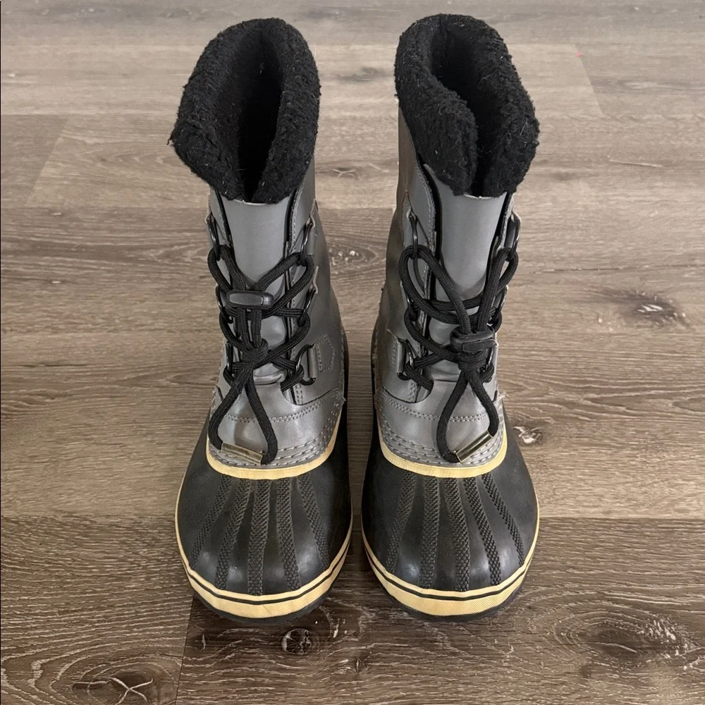 Sorel Kids Waterproof Winter Snow Boots Grey Black Fleece Lined Size 5 (37)